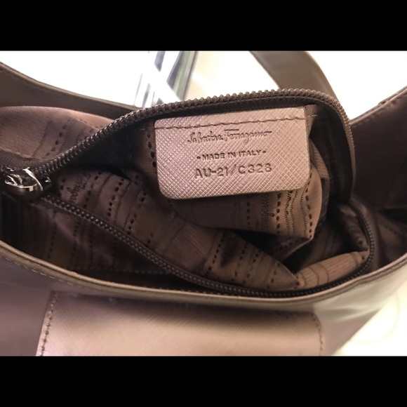 FERRAGAMO Gancini Athena Leather Shoulder Hobo Bag Minimalist Nuetral Metallic - Picture 6 of 8